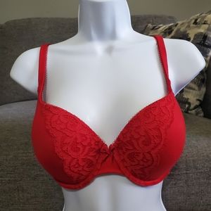 Victoria's Secret Body Red Push Up Bra